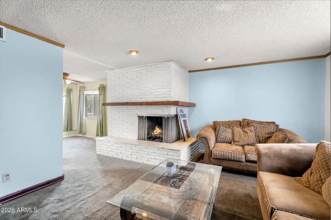 Real Estate Picture 5