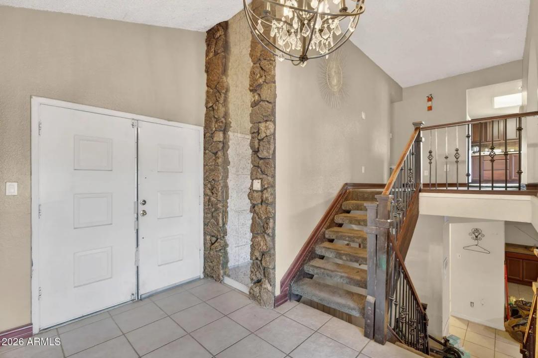 Real Estate Picture 8