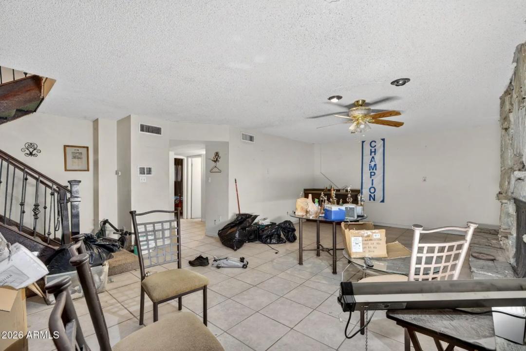 Real Estate Picture 11