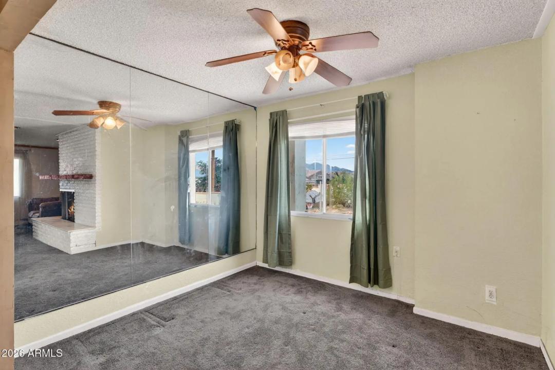 Real Estate Picture 17