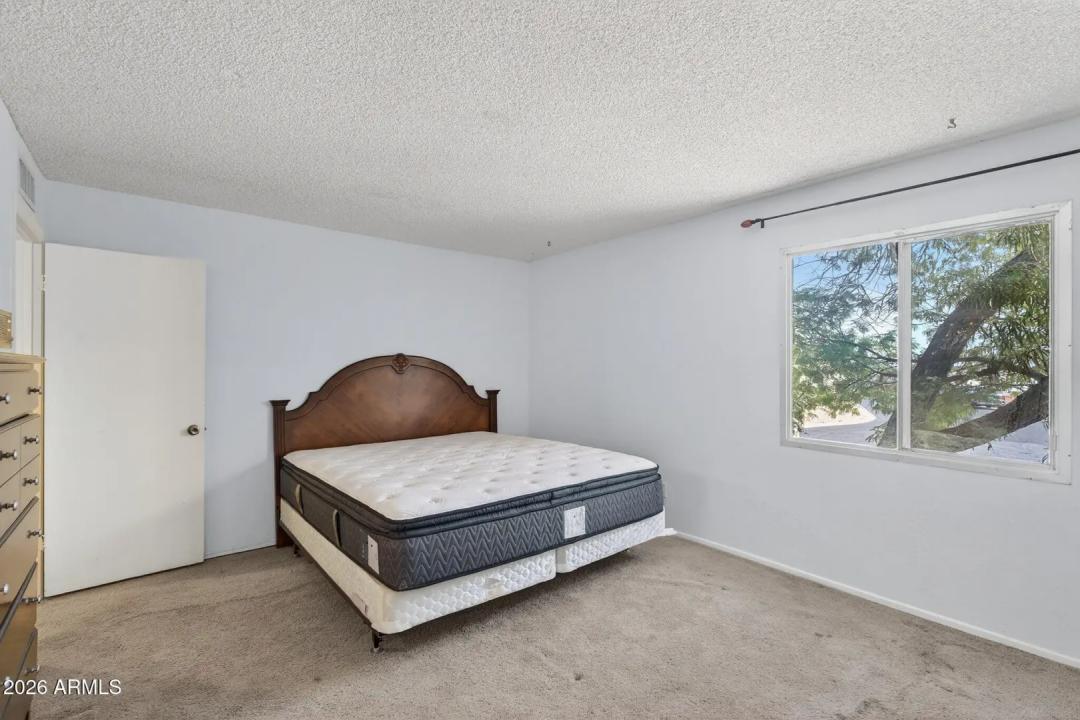 Real Estate Picture 18