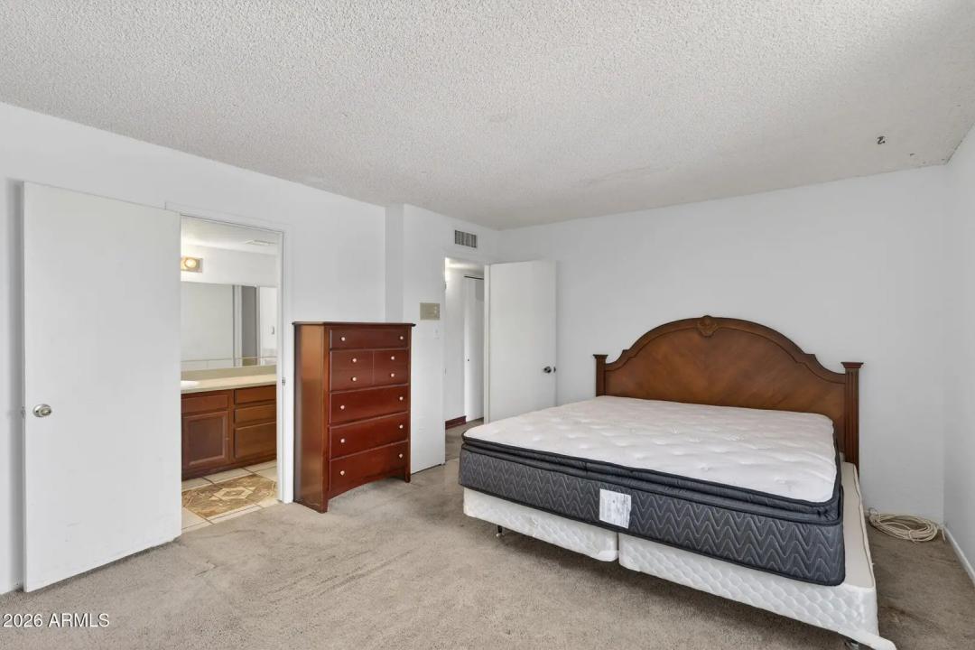 Real Estate Picture 19