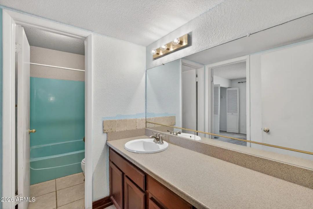 Real Estate Picture 21