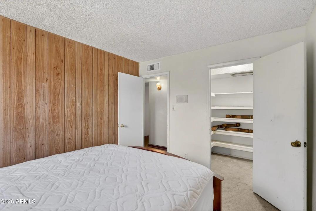 Real Estate Picture 24