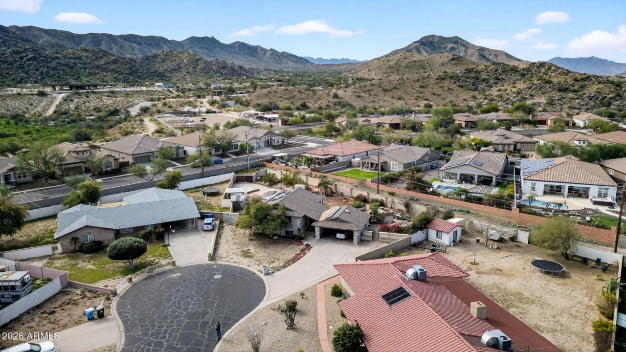 Real Estate Picture 50