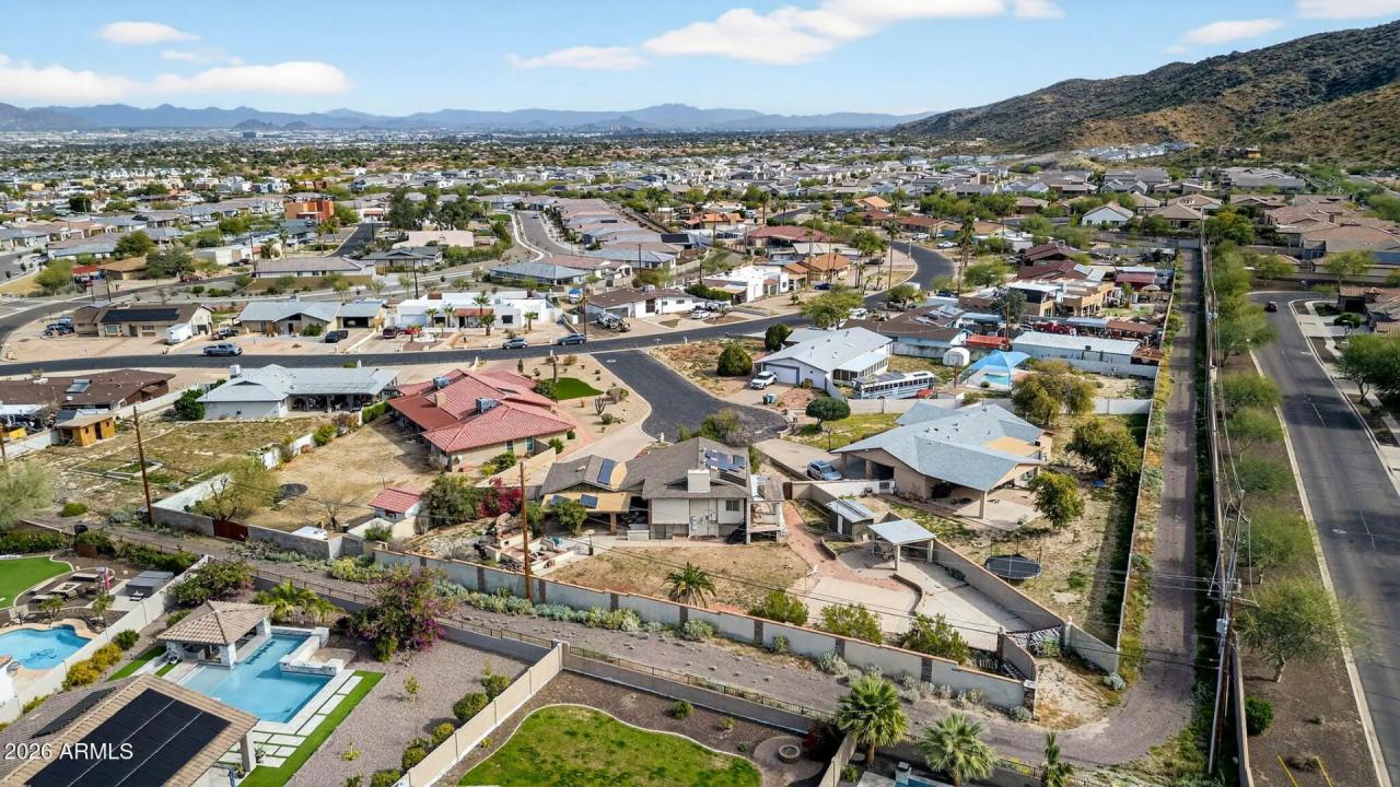 Real Estate Picture 60