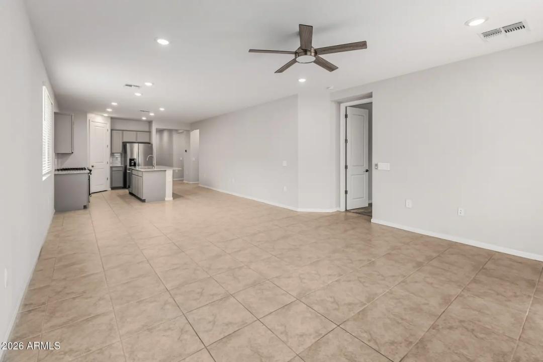 Real Estate Picture 17