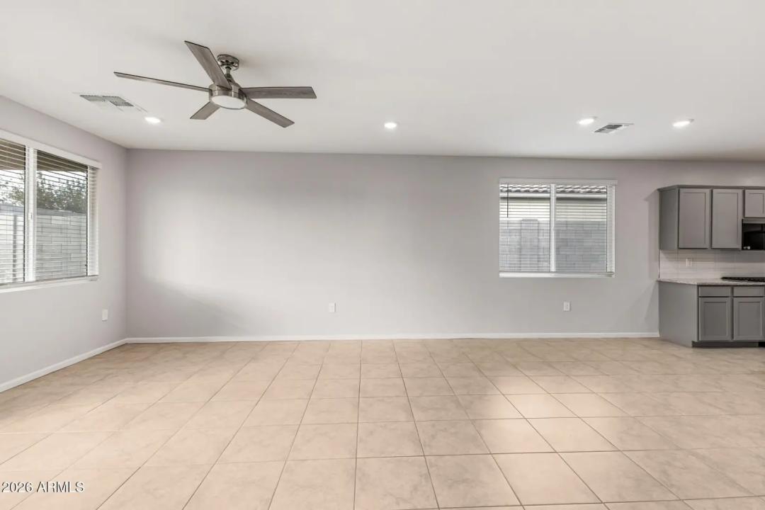 Real Estate Picture 18