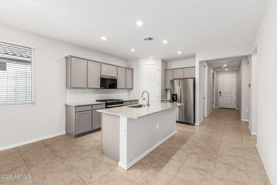 Real Estate Picture 10