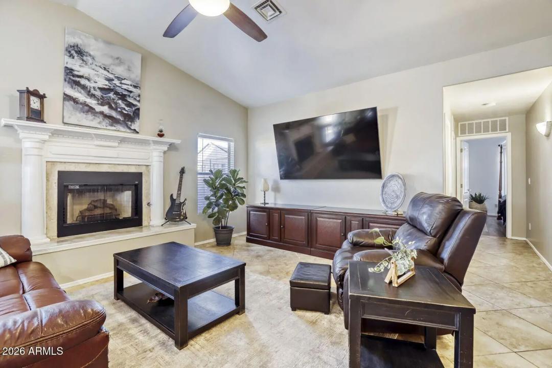 Real Estate Picture 9