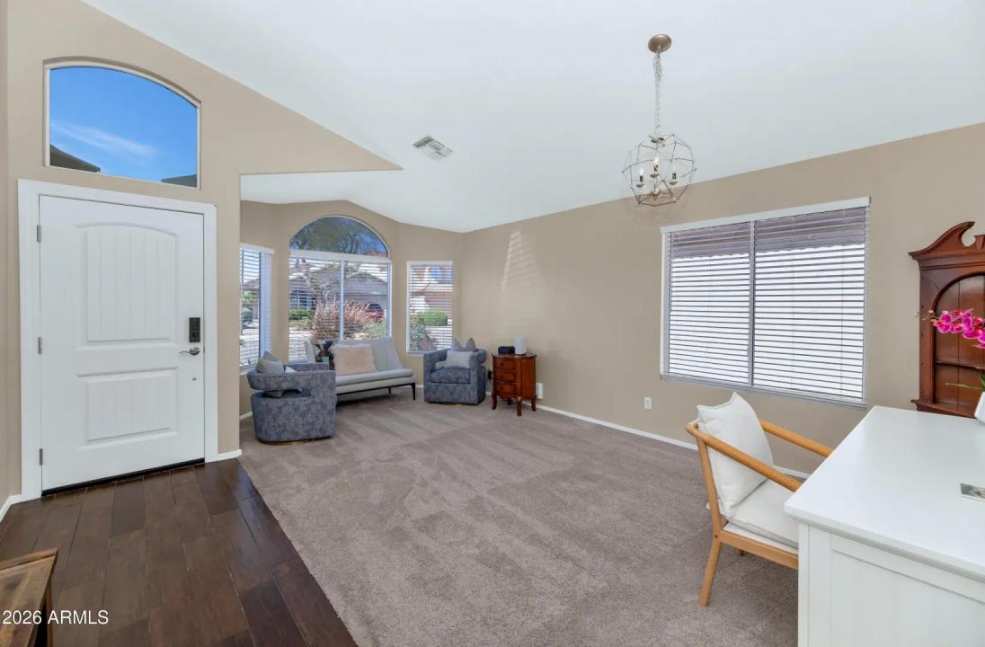 Real Estate Picture 4