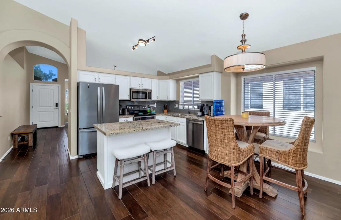 Real Estate Picture 6