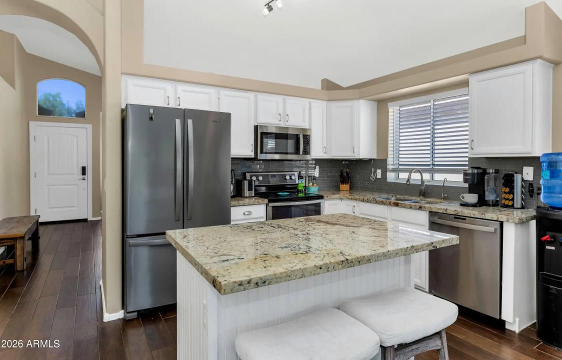 Real Estate Picture 7