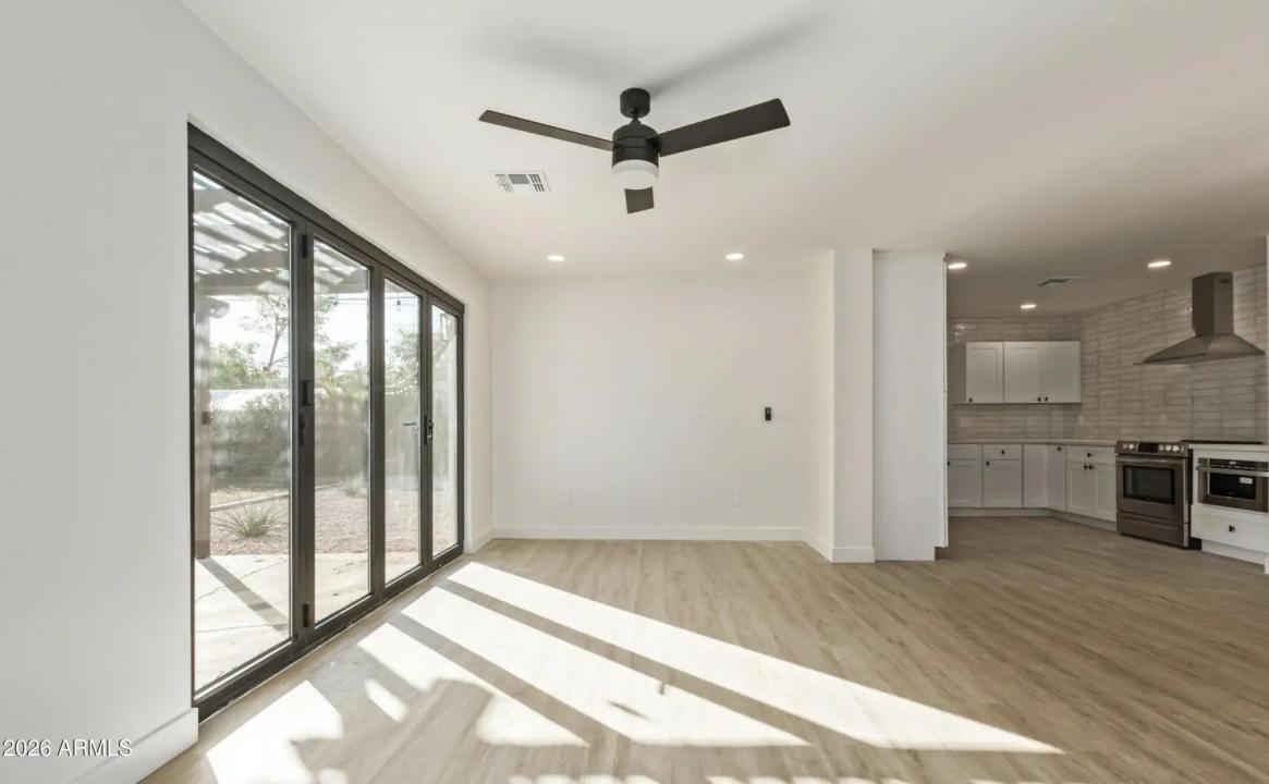 Real Estate Picture 5
