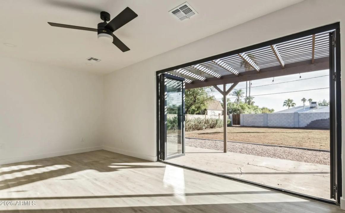 Real Estate Picture 6