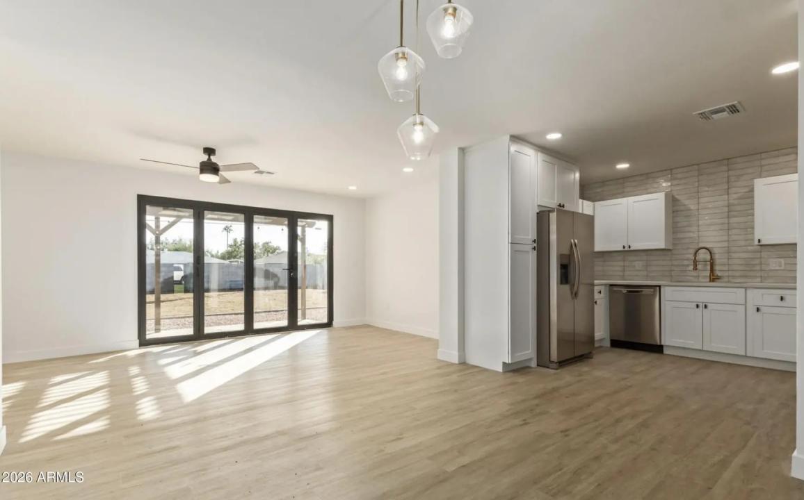 Real Estate Picture 11