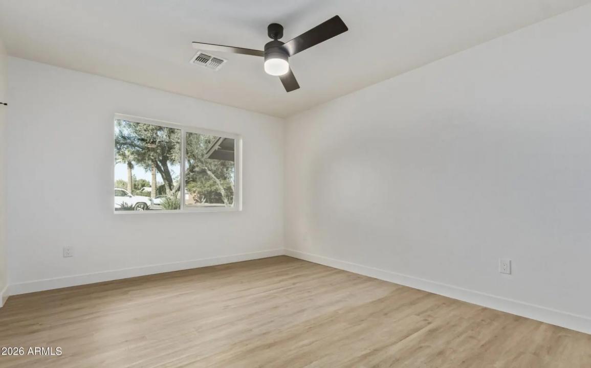Real Estate Picture 17