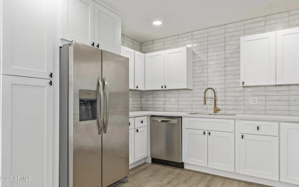 Real Estate Picture 10