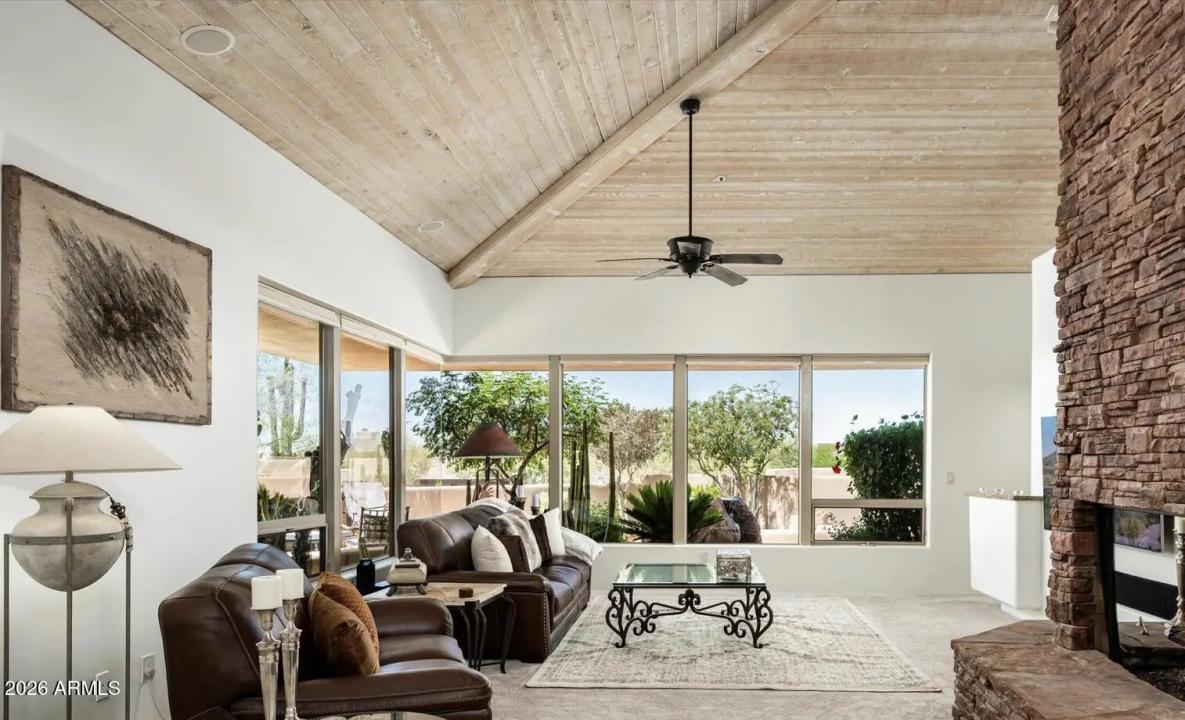 Real Estate Picture 3