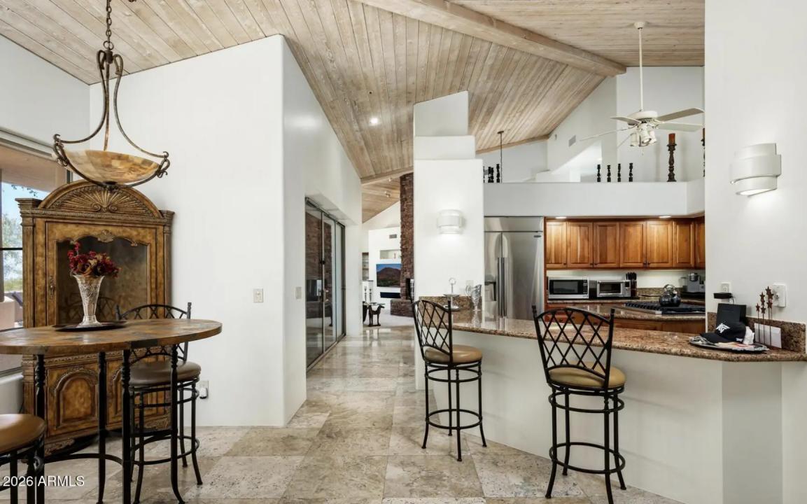 Real Estate Picture 6