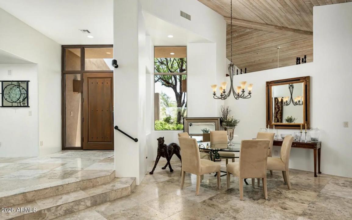 Real Estate Picture 5