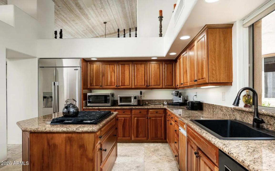 Real Estate Picture 7