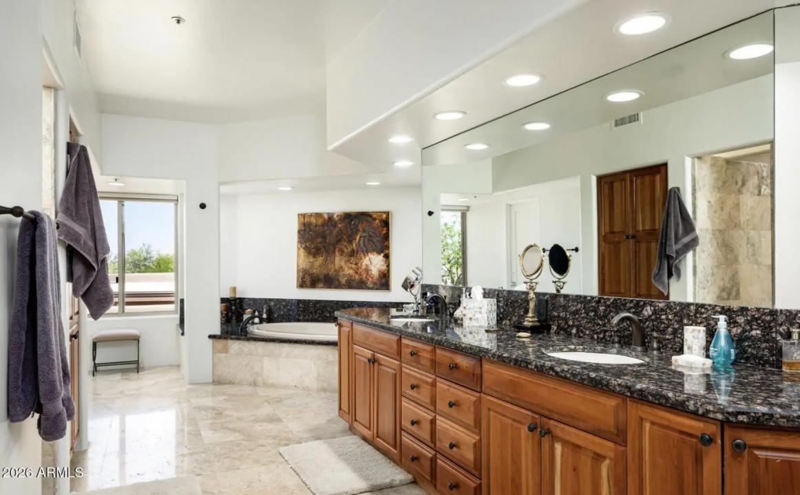 Real Estate Picture 13