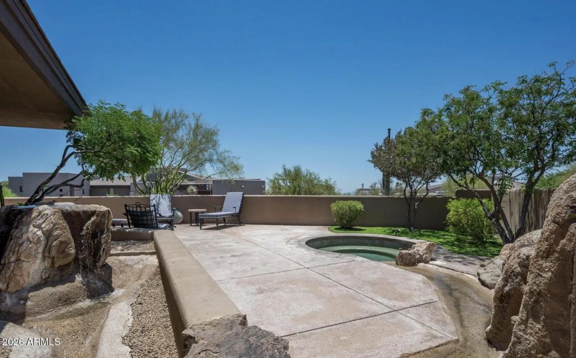 Real Estate Picture 17