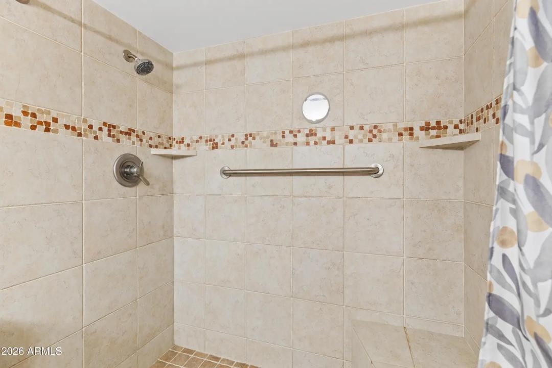 Real Estate Picture 15