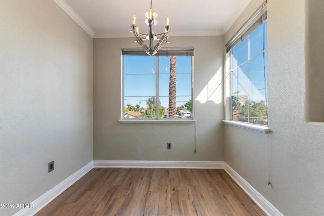 Real Estate Picture 8