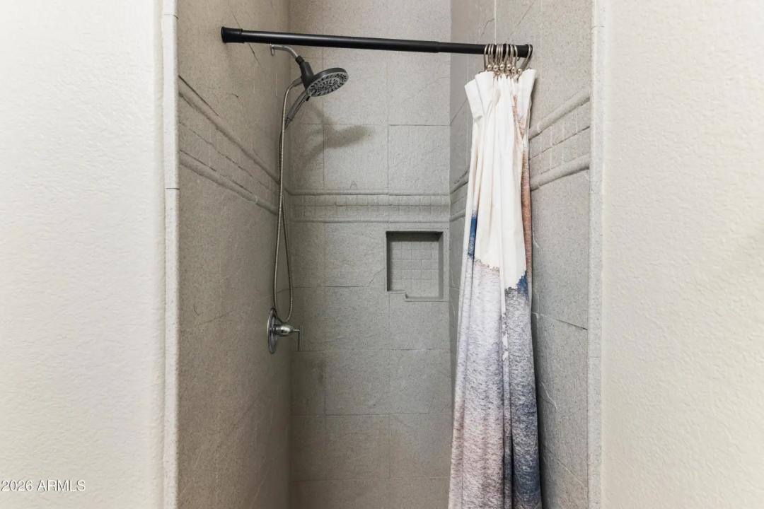 Real Estate Picture 16