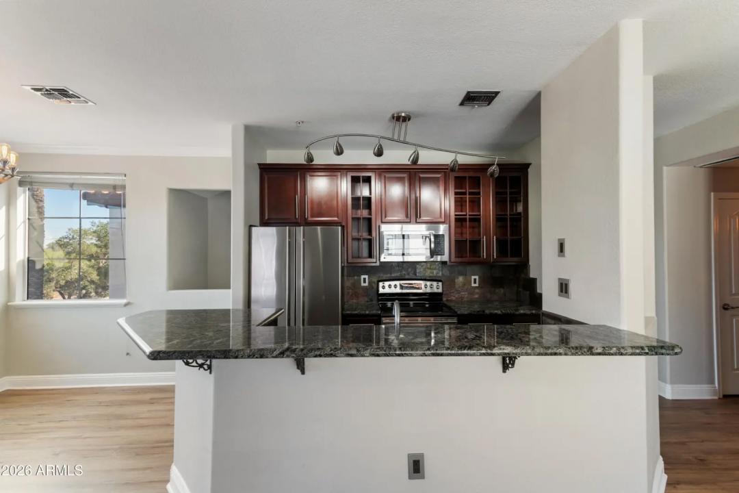 Real Estate Picture 6