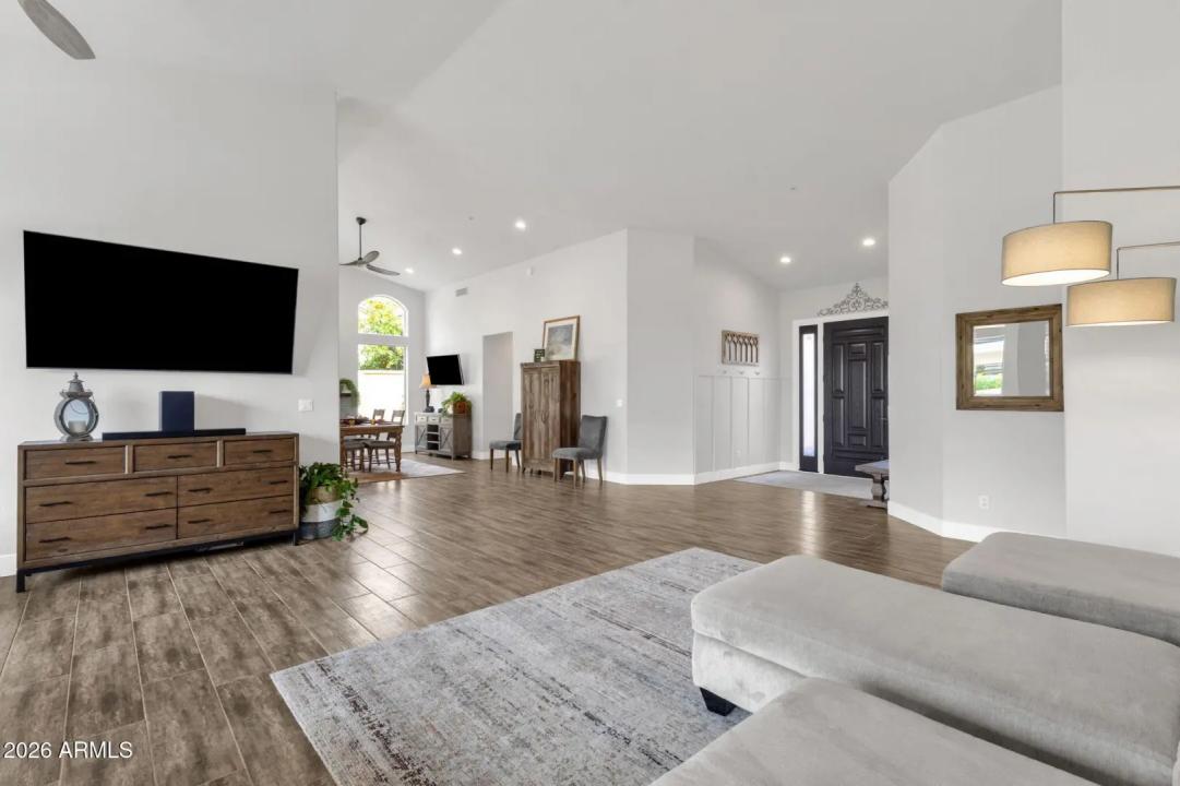 Real Estate Picture 22