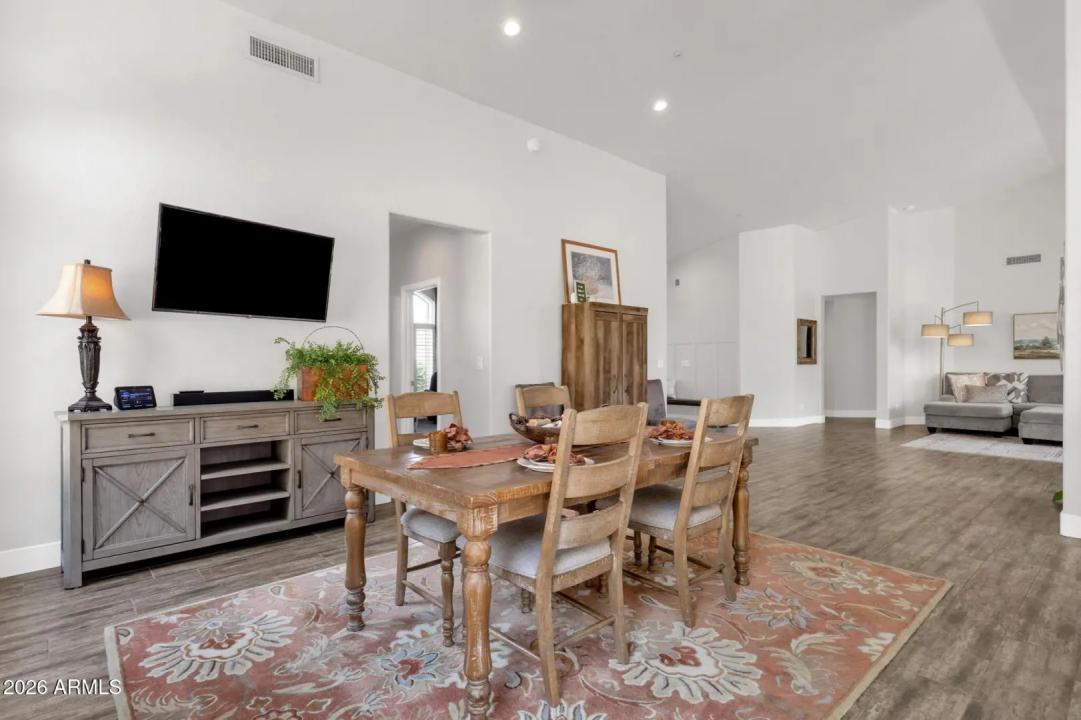 Real Estate Picture 23