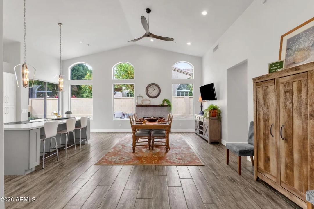 Real Estate Picture 24