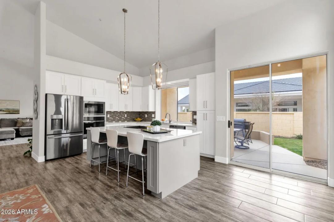 Real Estate Picture 10