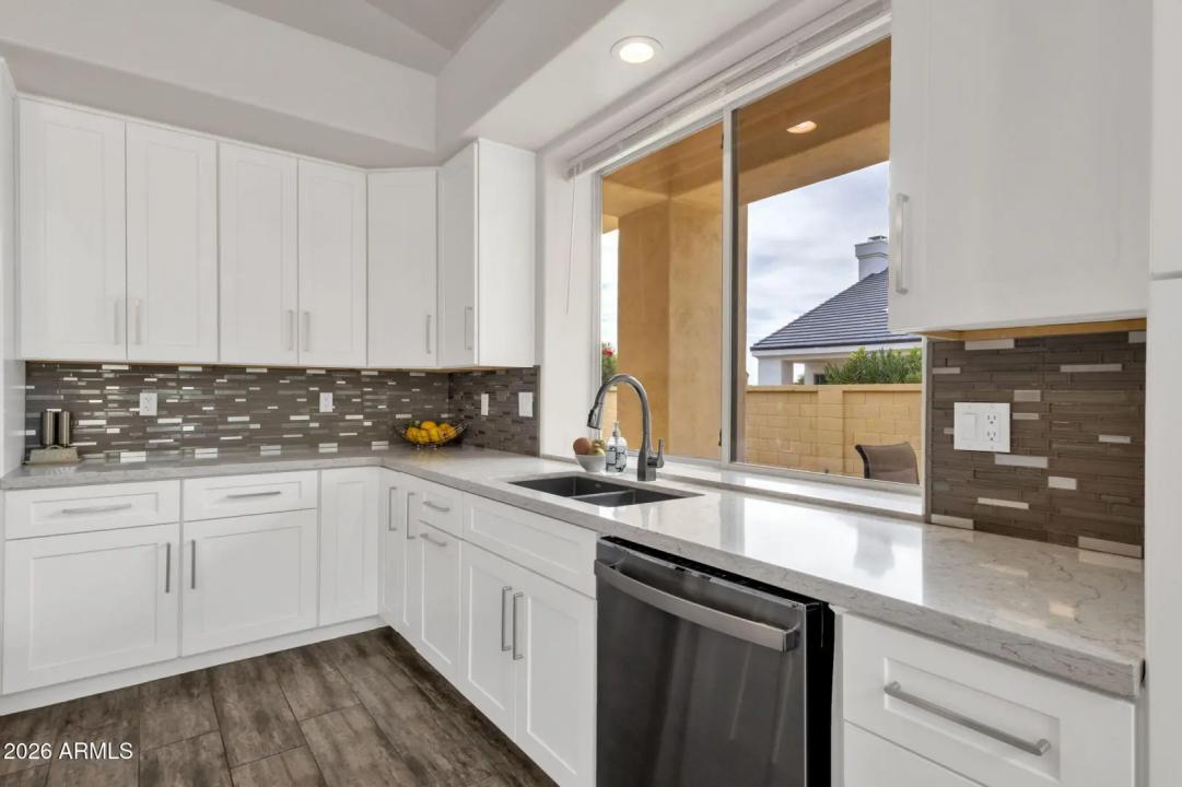 Real Estate Picture 28