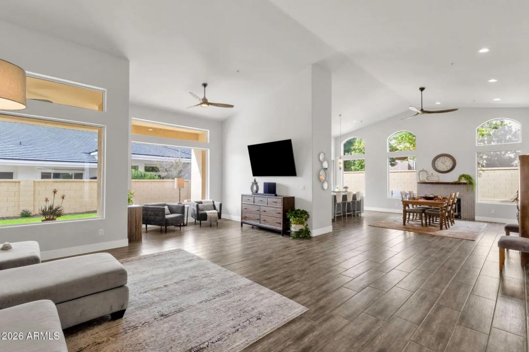 Real Estate Picture 19