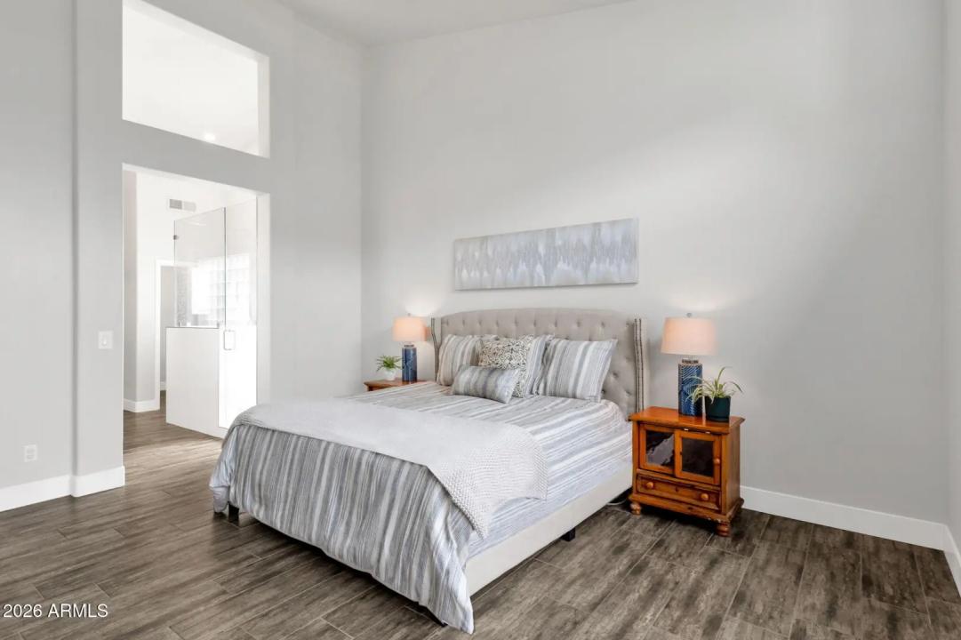 Real Estate Picture 11