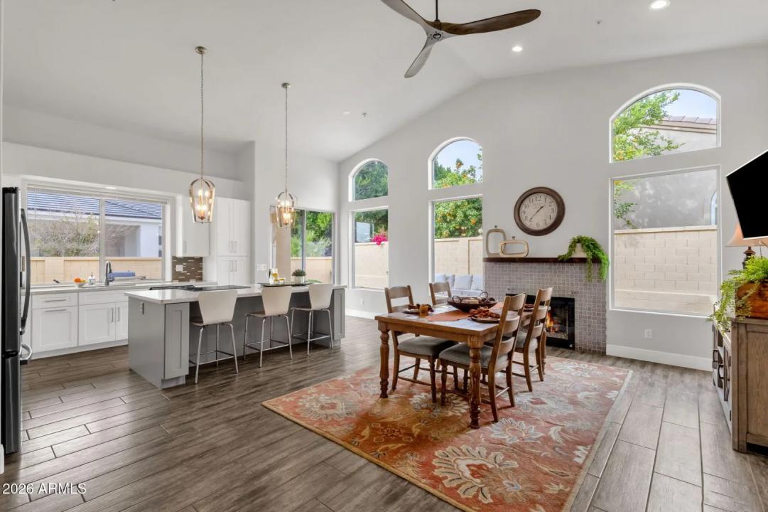 Real Estate Picture 3