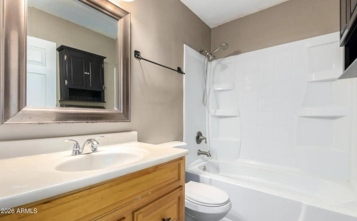 Real Estate Picture 7