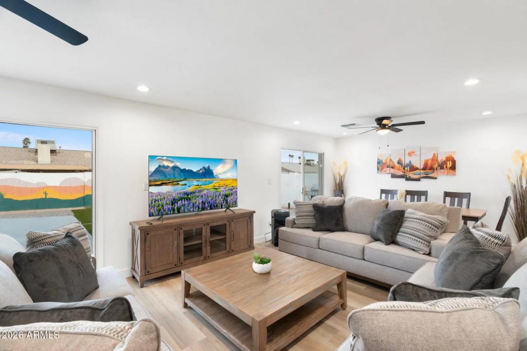 Real Estate Picture 3