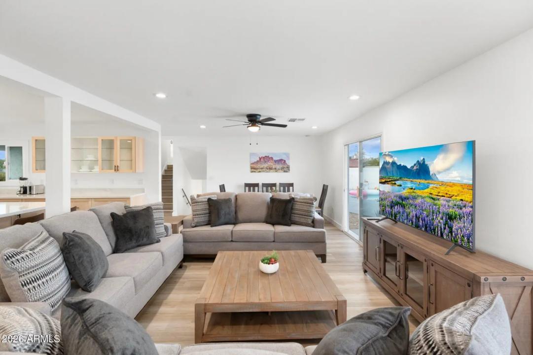 Real Estate Picture 4