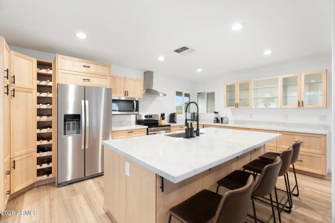 Real Estate Picture 11