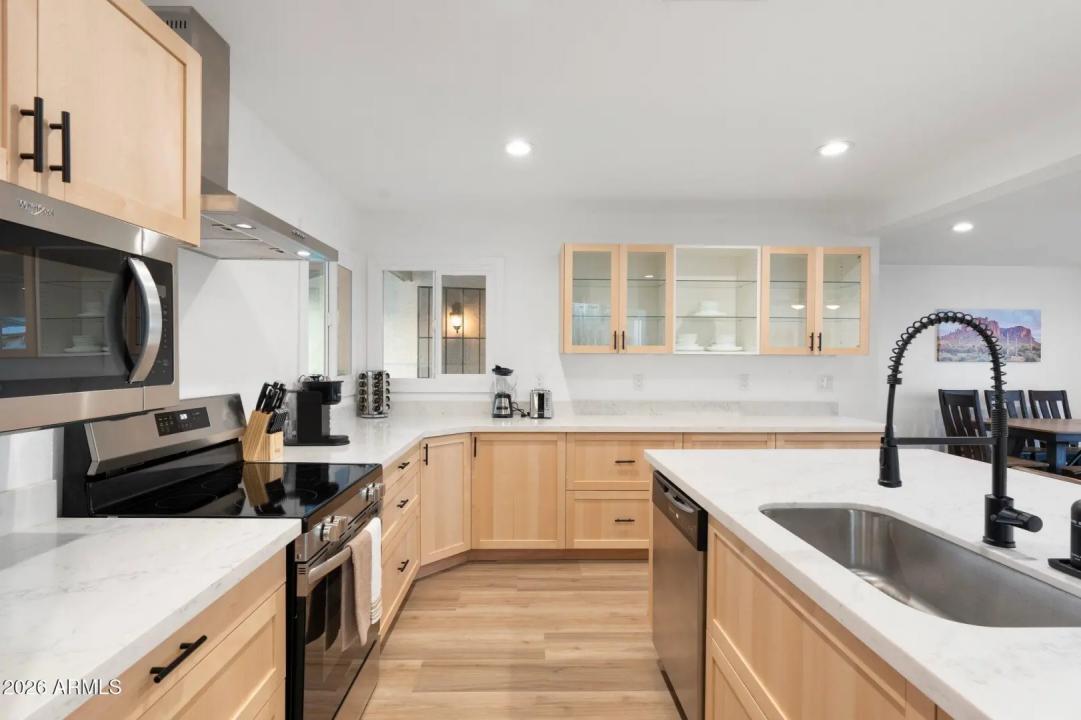 Real Estate Picture 12