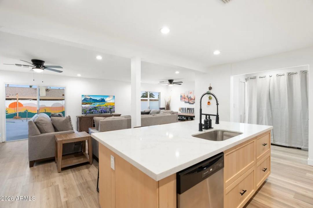 Real Estate Picture 13