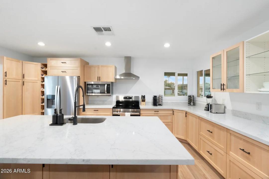 Real Estate Picture 20