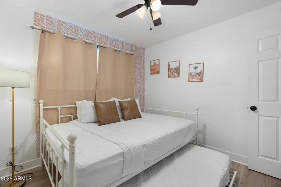 Real Estate Picture 25