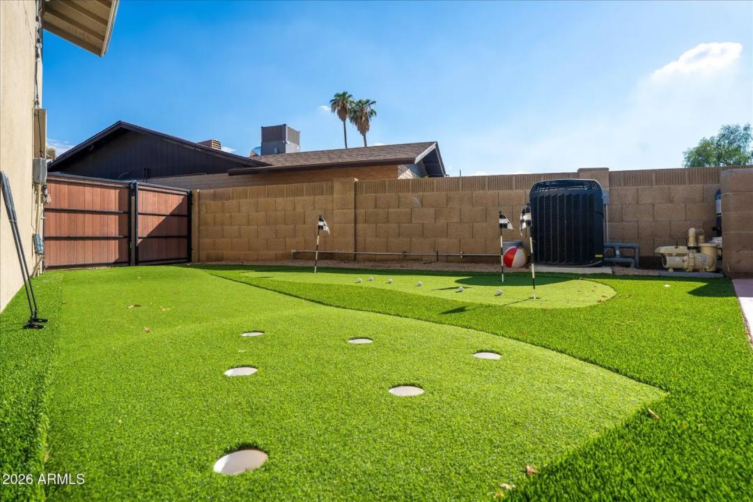 Real Estate Picture 16