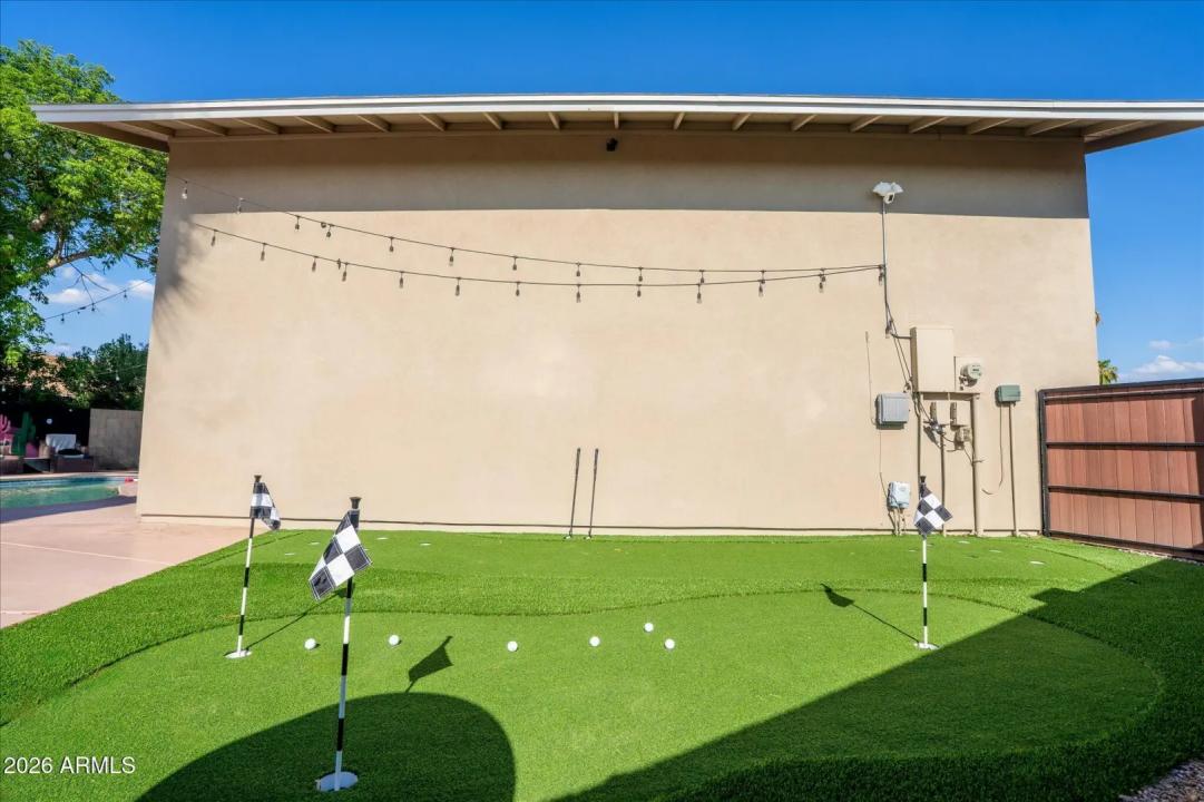 Real Estate Picture 17